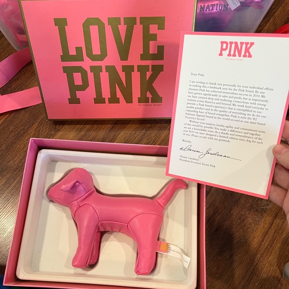 Victoria’s Secret Billion Dollar Dog - Picture 1 of 4